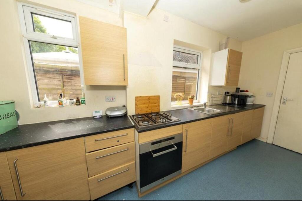 Additional image 19 of Meadow Road, Oldbury, B68