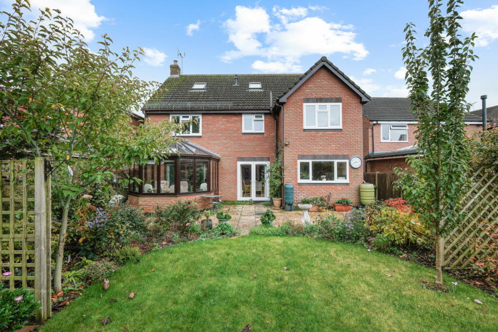 Additional image 19 of Holt Gardens, Studley, B80 7NU