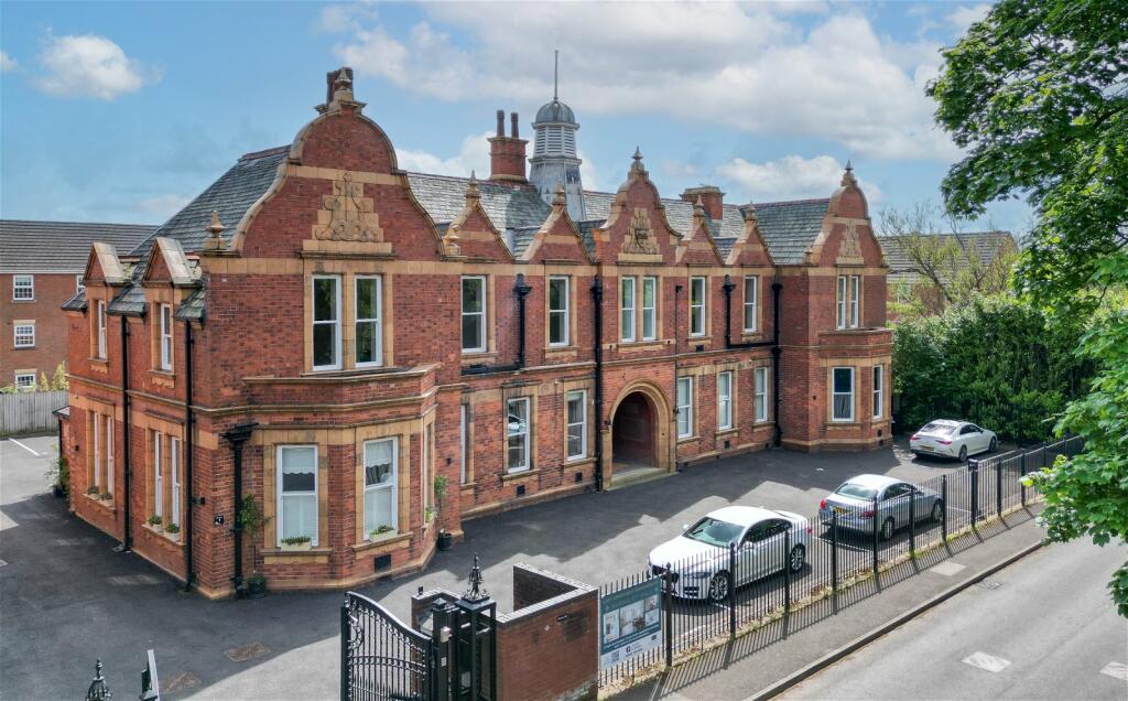 Barnsley Hall Road, Bromsgrove, B61 0TX