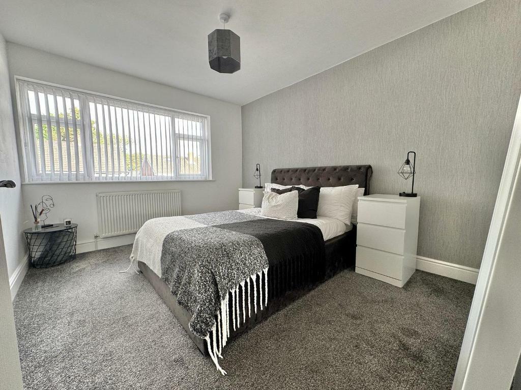 Additional image 12 of Rayford Drive, West Bromwich, B71 3QW