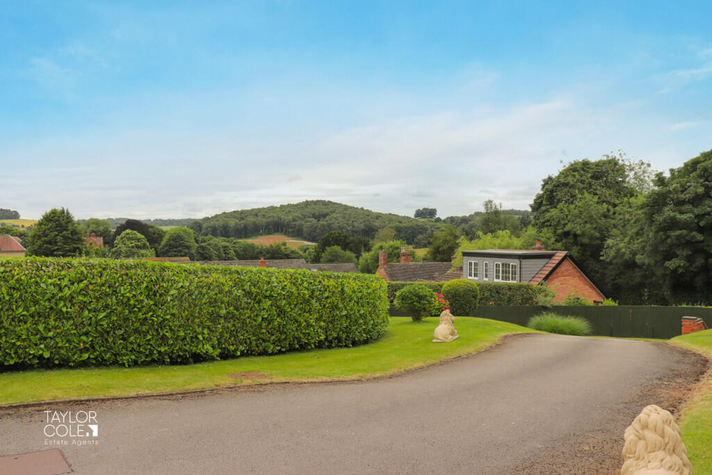 Additional image 36 of School Lane, Hints