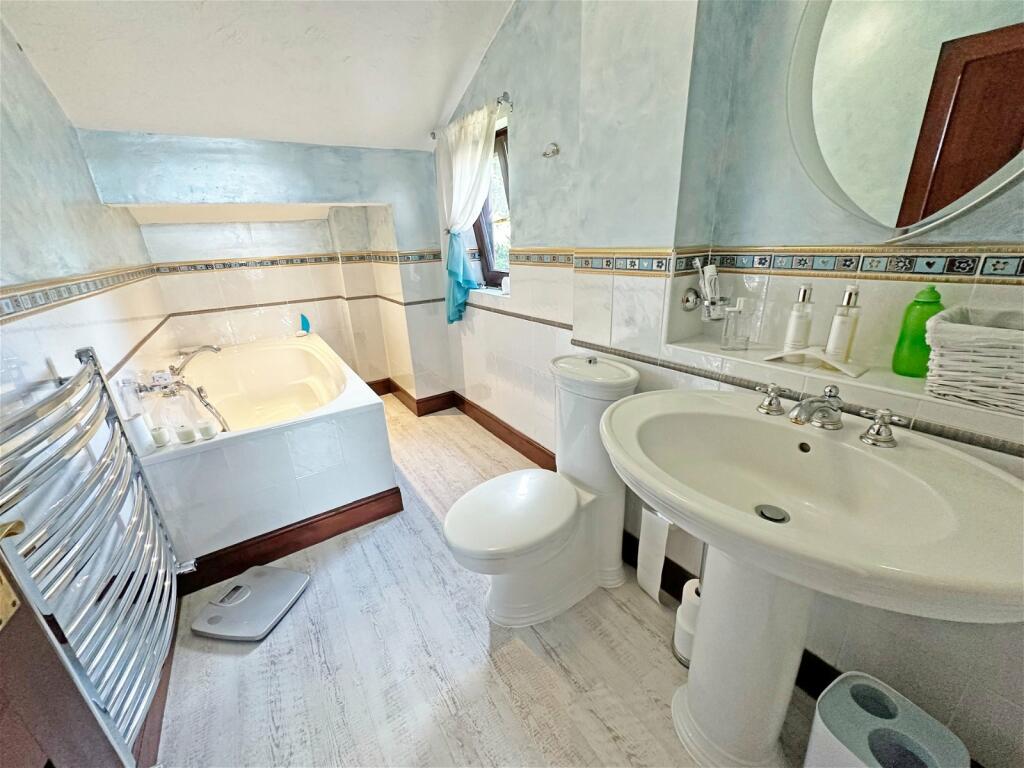 Additional image 33 of Houndsfield Court, Houndsfield Lane, Wythall, B47 6LX