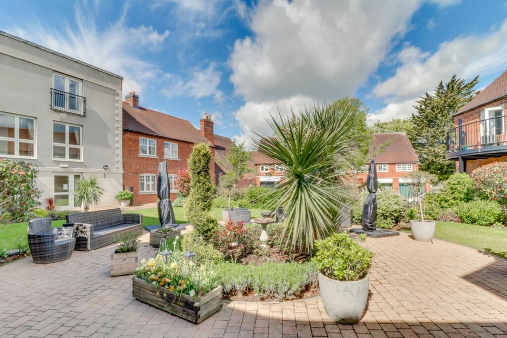 Additional image 10 of High Street, Knowle, B93