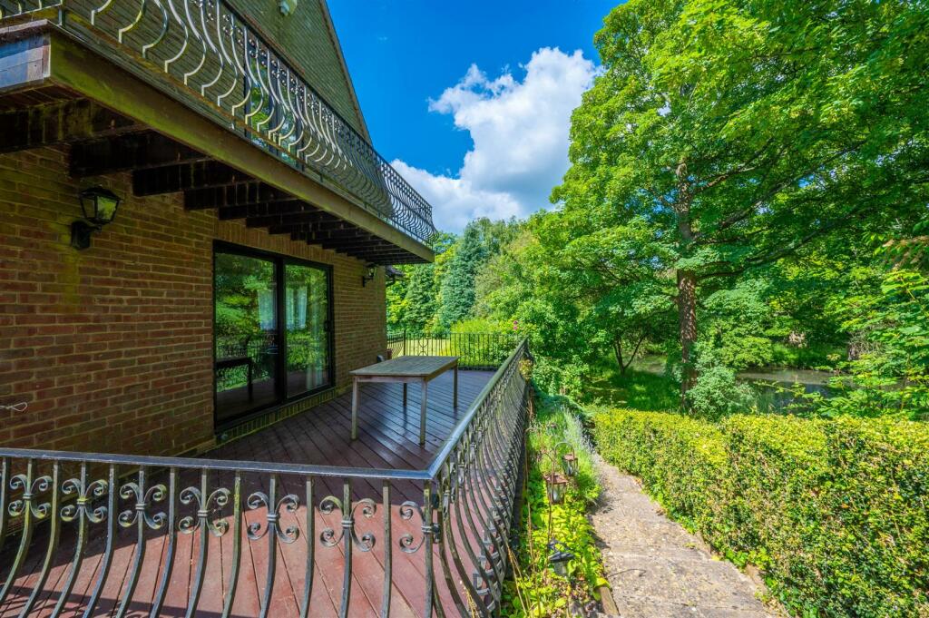 Additional image 8 of Stratford Road, Wootton Wawen