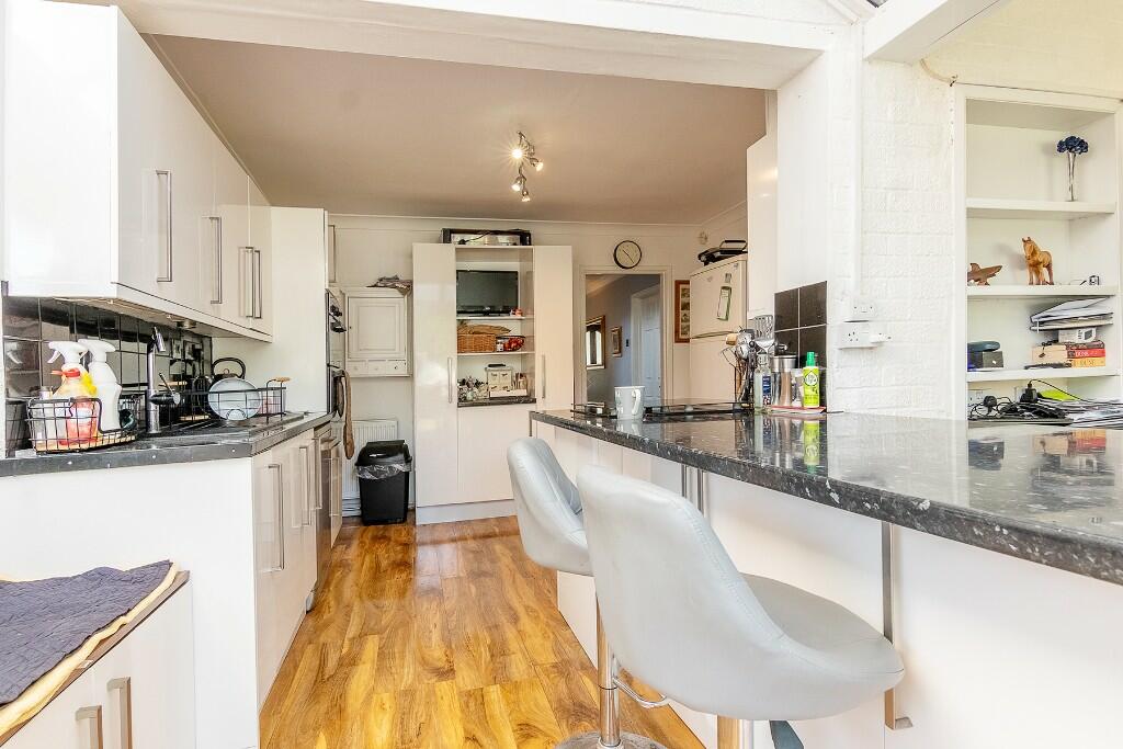 Additional image 8 of Meadow Close, B94