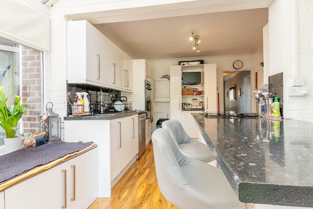 Additional image 11 of Meadow Close, B94