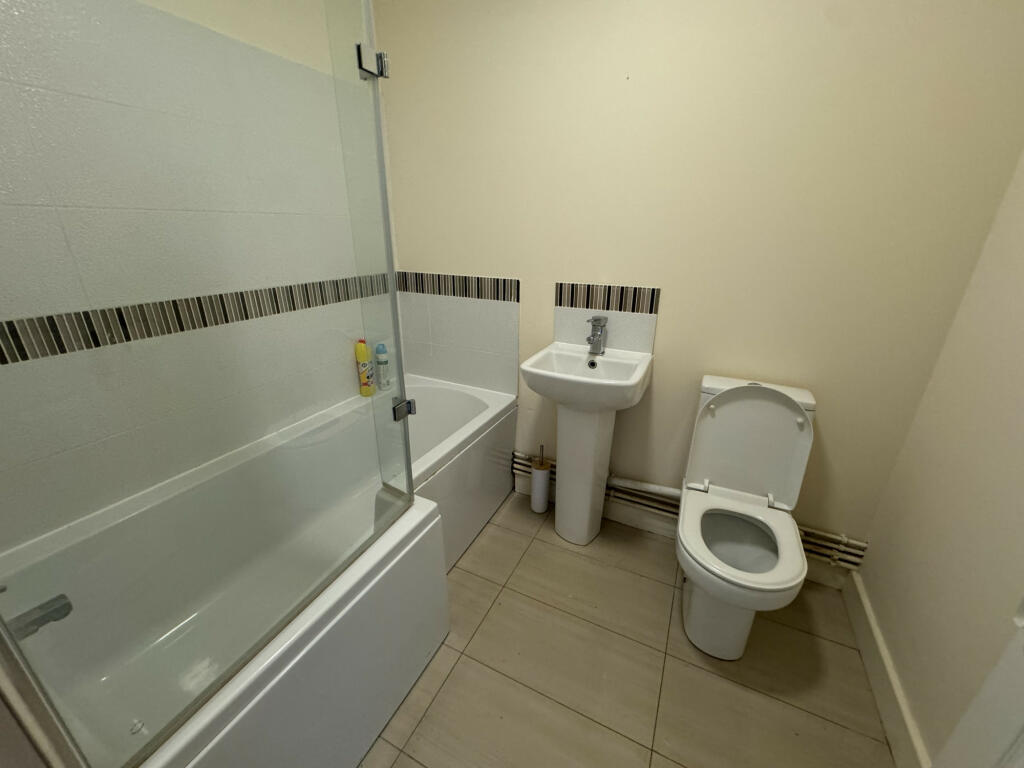 Additional image 6 of Flat 1, High Street, Bromsgrove, Worcestershire, B61