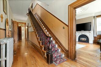 Additional image 5 of 61 King St E