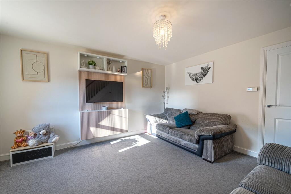 Additional image 3 of Bingley Avenue, Tamworth, Staffordshire, B78