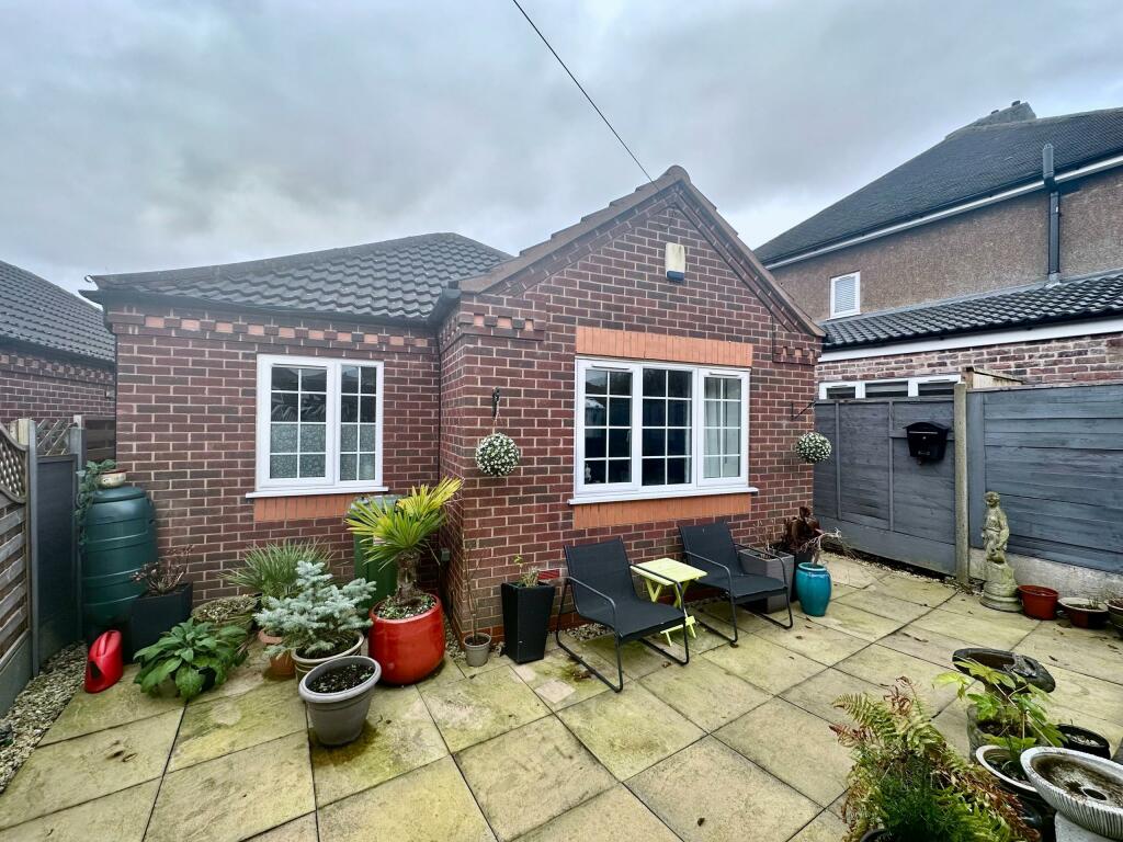 Browns Lane, Dordon, B78