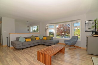 Additional image 2 of 4352 Scott Street