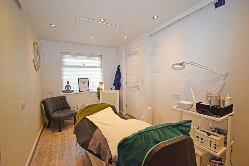 Additional image 21 of 10 The Crescent, Bromsgrove, Worcestershire, B60 2DE