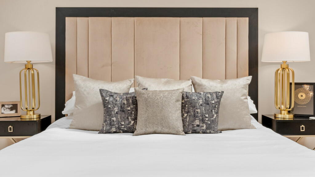 Additional image 41 of Heathfield House, 3 Oaks View Rise