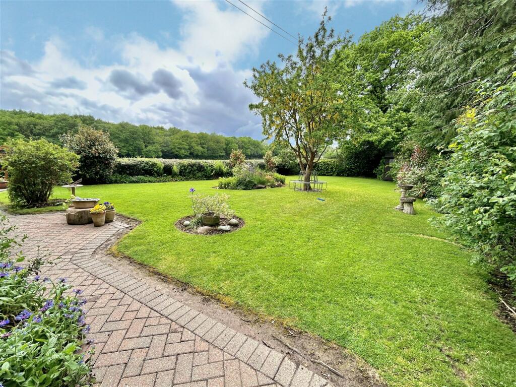 Additional image 4 of Wood Lane, Earlswood