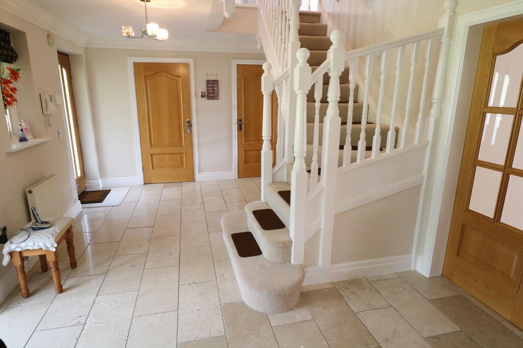 Additional image 2 of Warren Close, Earlswood