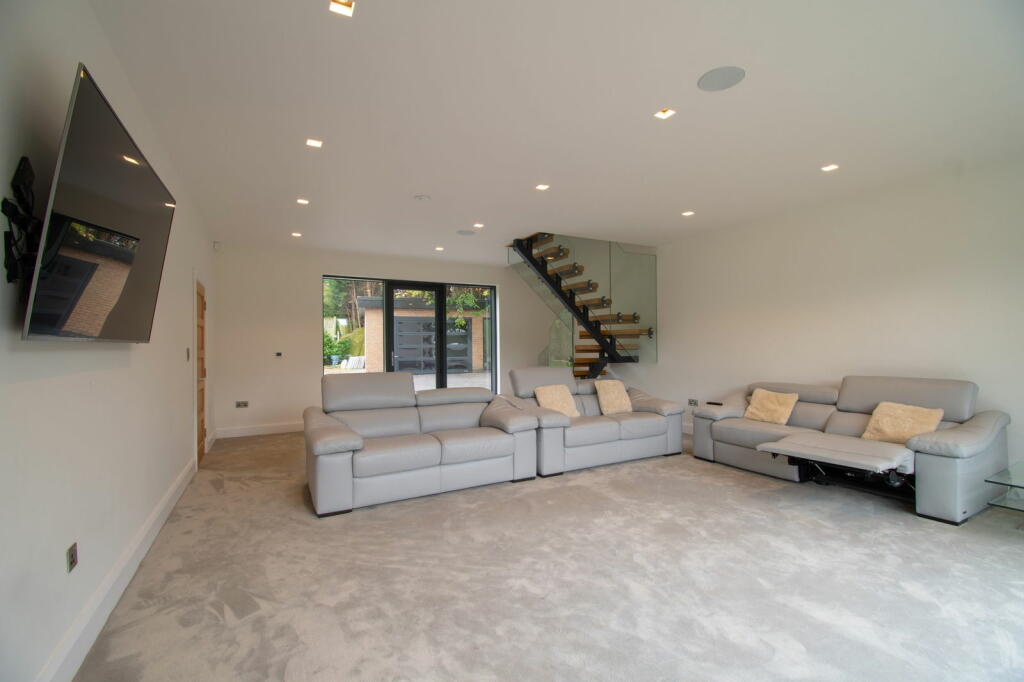 Additional image 19 of Roman Park, Roman Lane, Little Aston Park