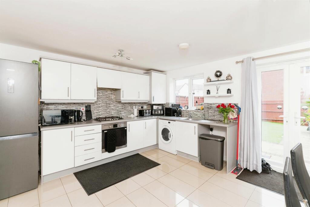 Additional image 14 of Pel Crescent, Oldbury