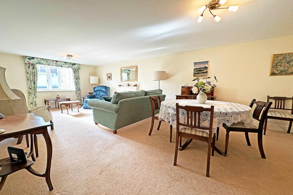 Additional image 14 of High Street, Knowle, B93