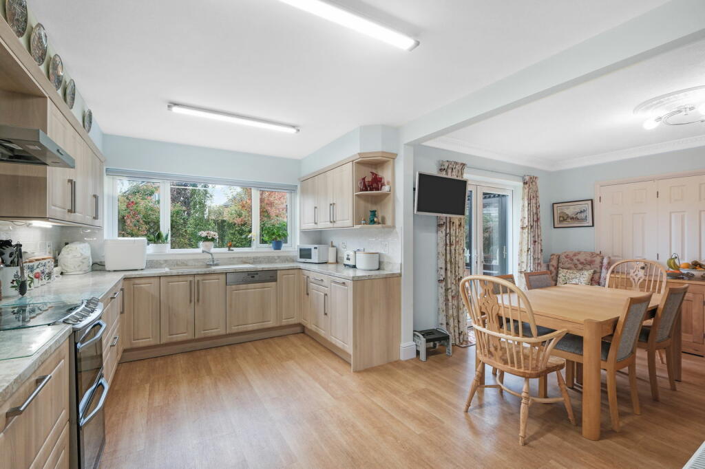 Additional image 4 of Holt Gardens, Studley, B80 7NU