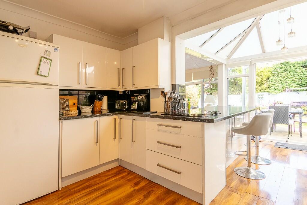 Additional image 12 of Meadow Close, B94