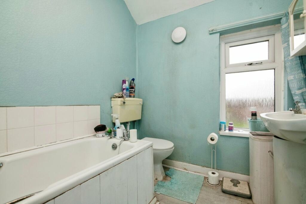 Additional image 10 of Highfield Crescent, Halesowen, B63