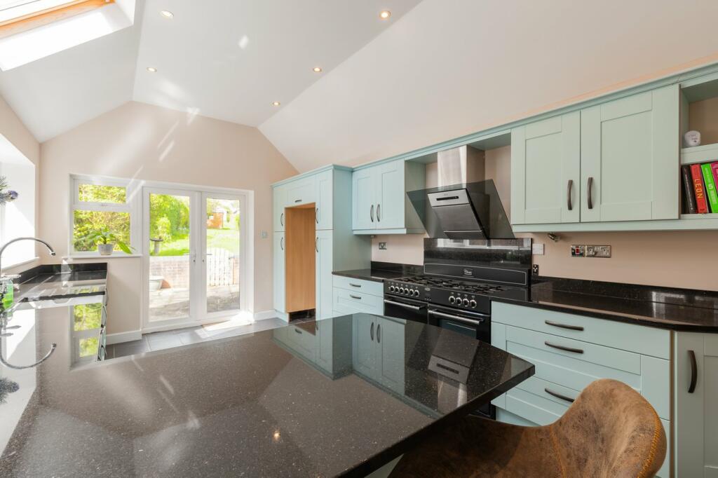 Additional image 5 of Chestnut Walk, Henley in Arden, Warwickshire, B95