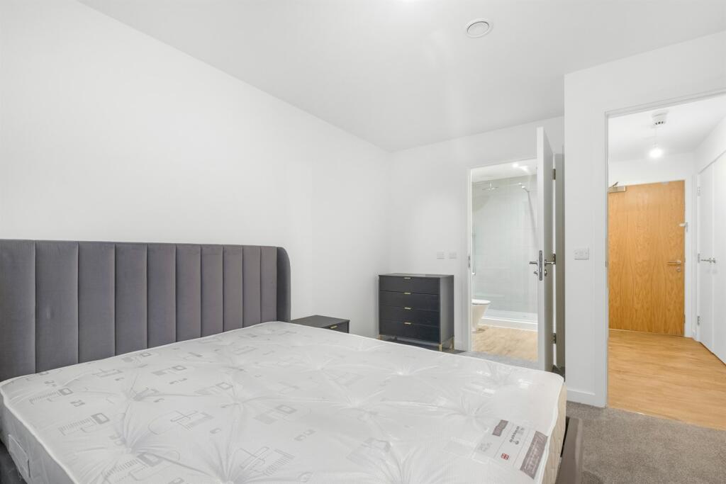 Additional image 10 of South Central, B5