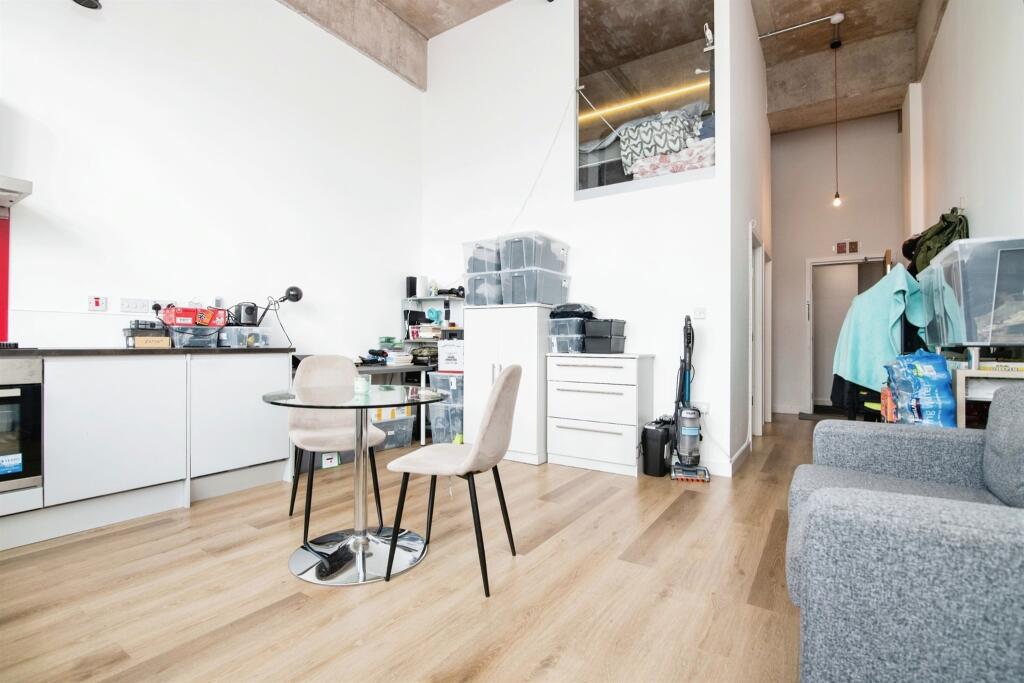 Additional image 5 of High Street, WEST BROMWICH