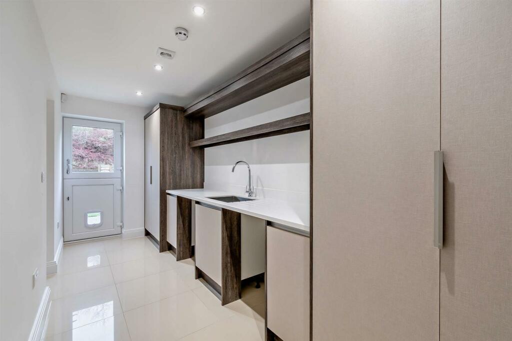 Additional image 12 of De Montfort House, Haven Pastures, Henley-in-Arden