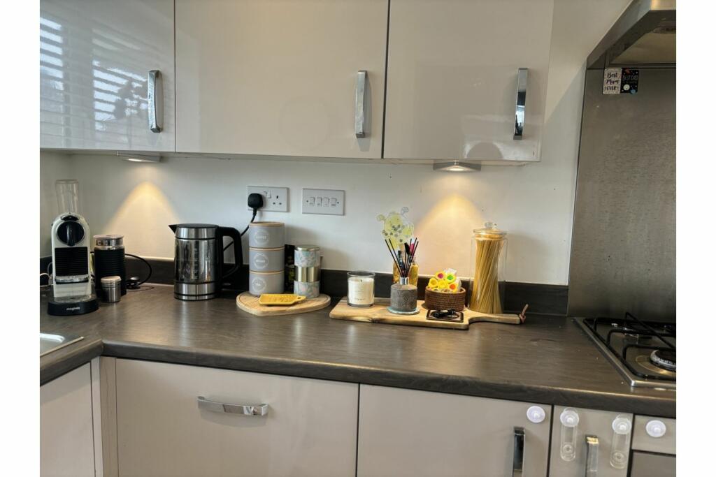 Additional image 8 of St. Vincent Crescent, West Bromwich, B70
