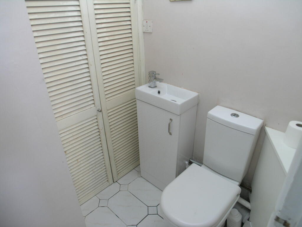 Additional image 7 of CRADLEY HEATH, High Haden Crescent