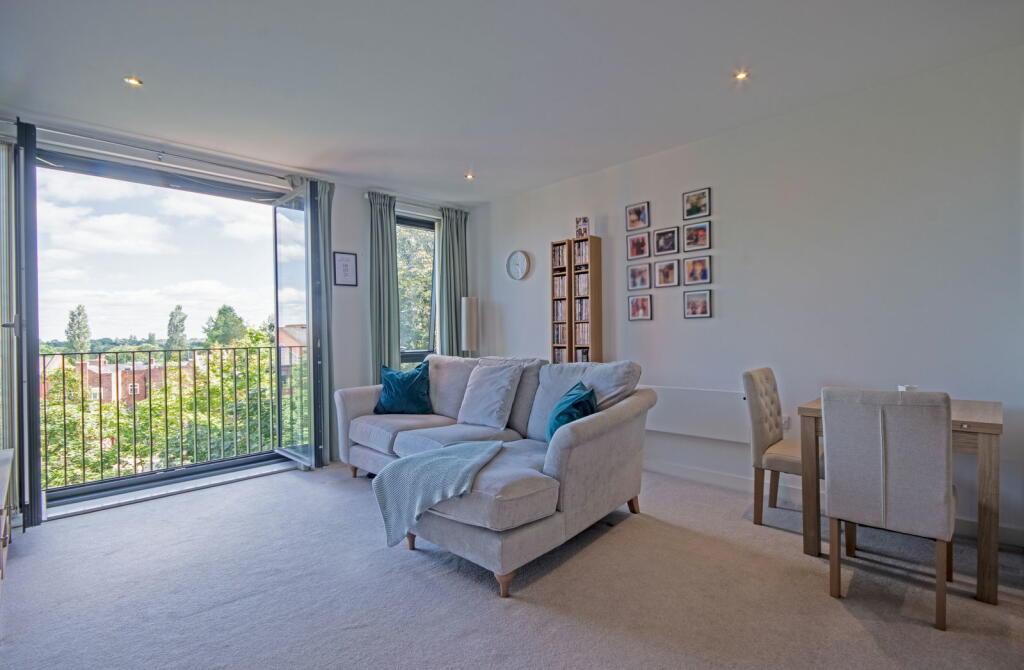 Additional image 4 of King Edwards Square, Sutton Coldfield, B73 6AQ