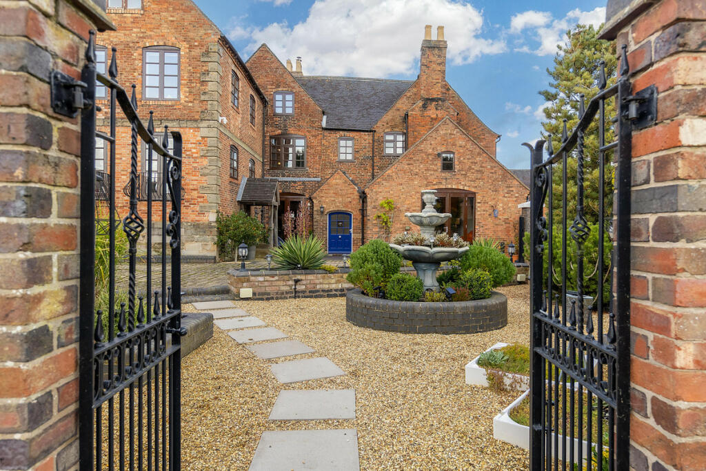 Main Road Newton Regis, Warwickshire, B79 0NA