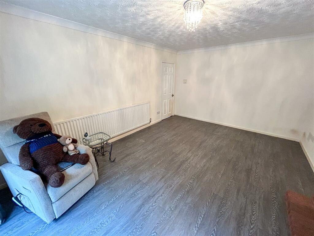 Additional image 5 of Apperley Way, Halesowen, B63 2XP