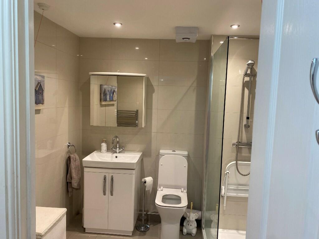 Additional image 9 of 14 Grange Court, 298 Warwick Road, Solihull, West Midlands, B92 7GL
