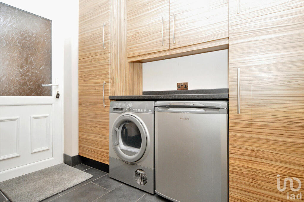 Additional image 20 of Bishops Walk, Cradley Heath, B64