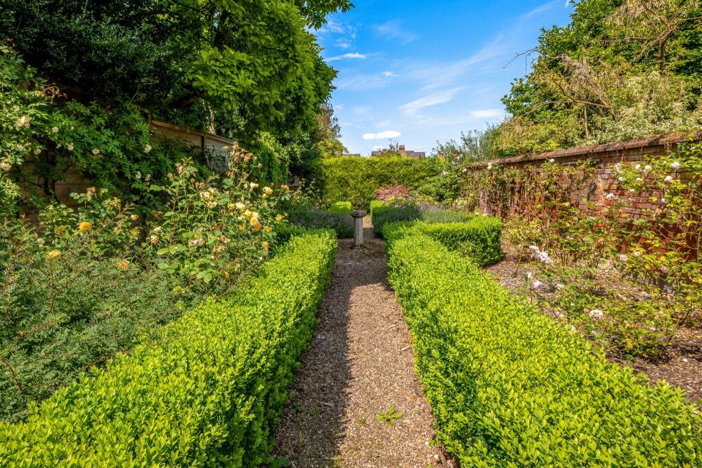 Additional image 29 of Greyhound House, Henley Street, Alcester, B49