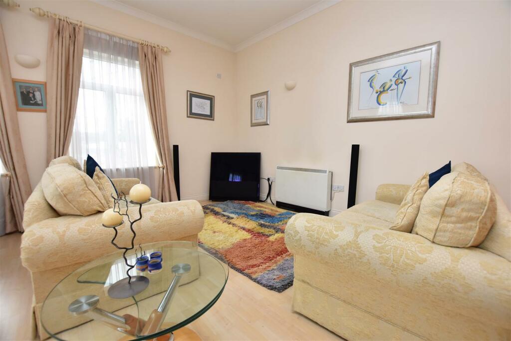 Additional image 3 of Victoria Bridge Road, Bath