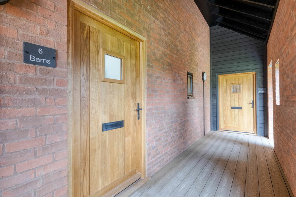 Additional image 3 of 6 Lion & Lamb Barns, Droitwich Road, Bradley Green B96 6RP