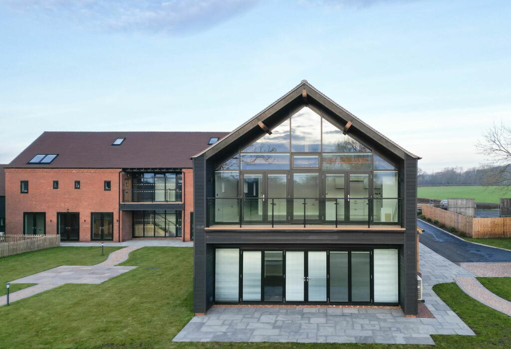 Additional image 26 of 8 Lion & Lamb Barns, Droitwich Road, Bradley Green B96 6RP