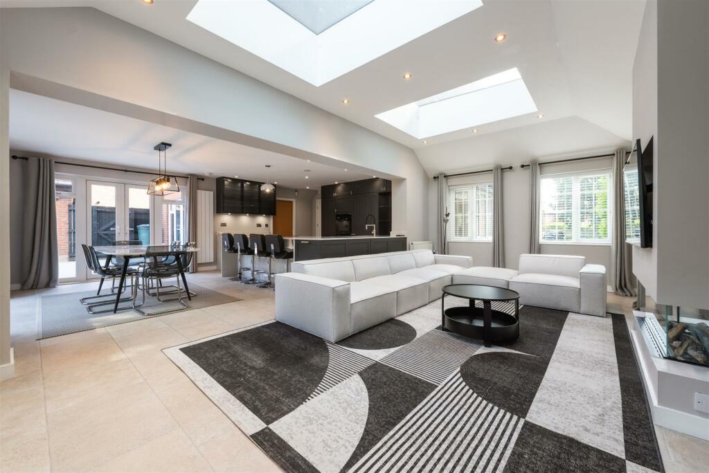 Additional image 21 of St Phillips Grove, Bentley Heath