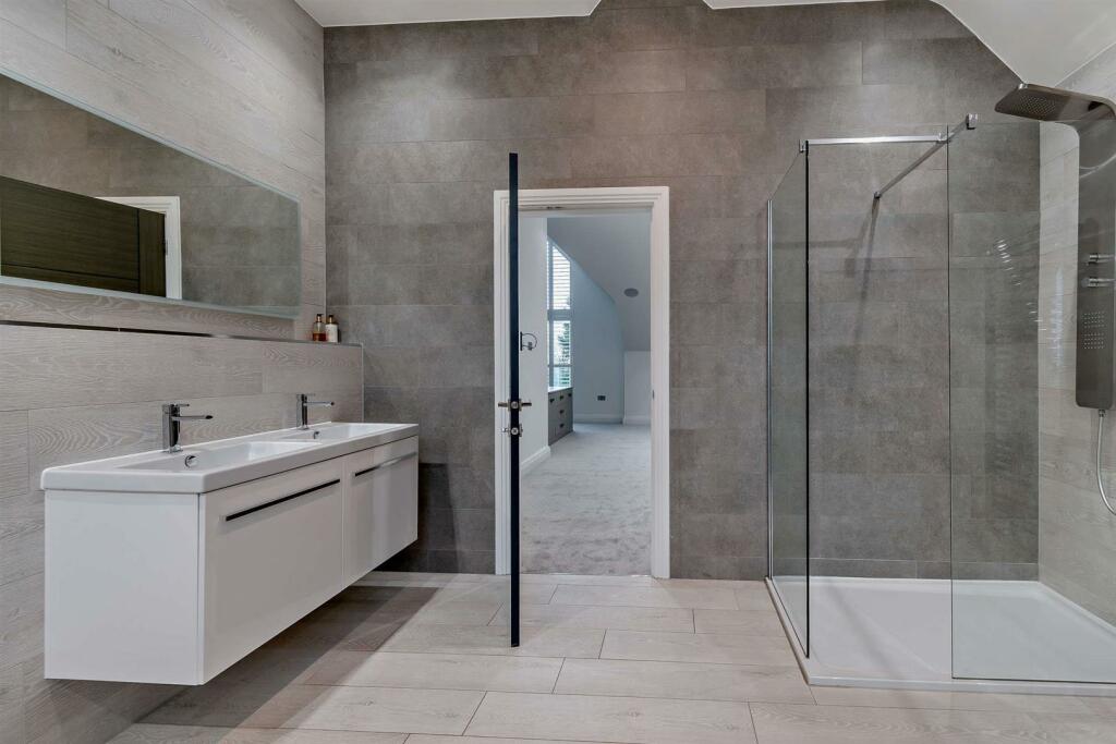 Additional image 26 of De Montfort House, Haven Pastures, Henley-in-Arden