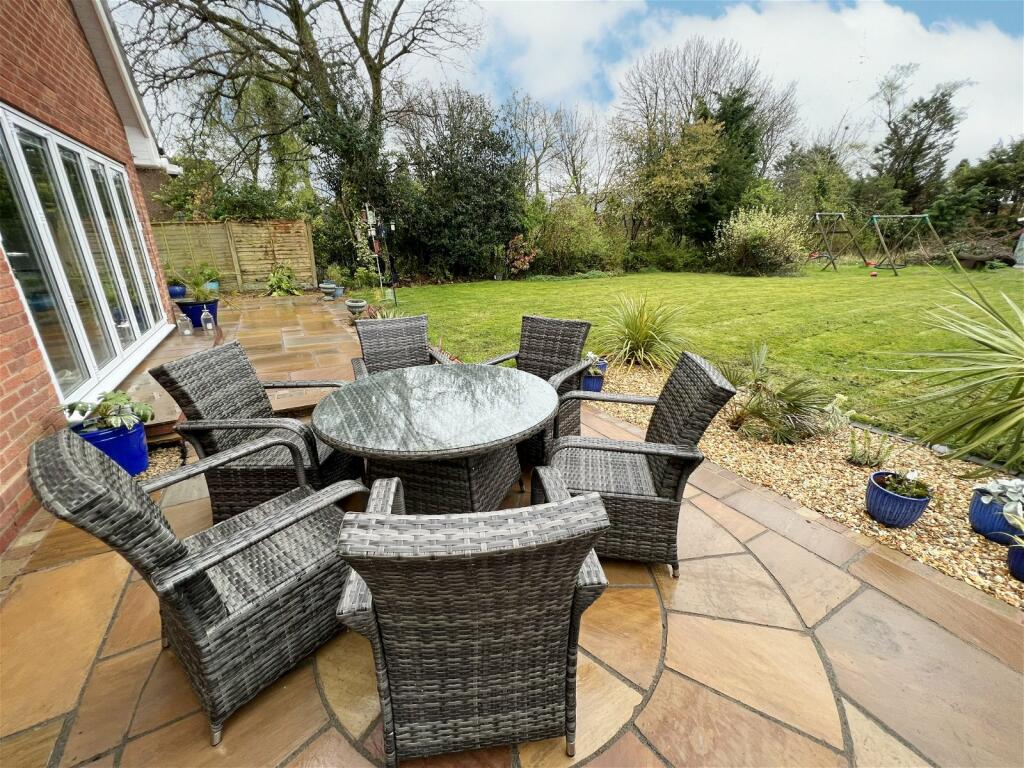 Additional image 26 of Birchy Close, Dickens Heath, Solihull