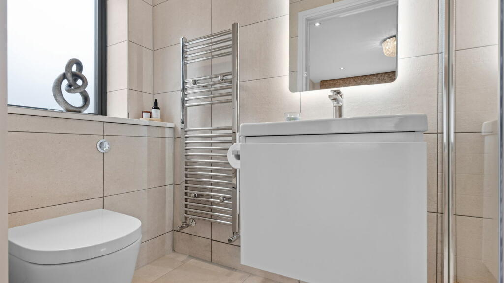 Additional image 21 of Heathfield House, 3 Oaks View Rise