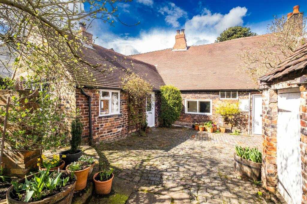 Additional image 20 of Yew Tree House, The Green, Amington, Tamworth, B77 4AD