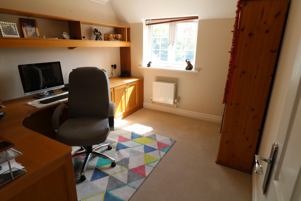 Additional image 10 of Warren Close, Earlswood