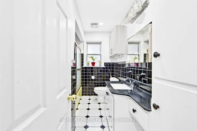 Additional image 13 of 150 Lord Roberts Dr