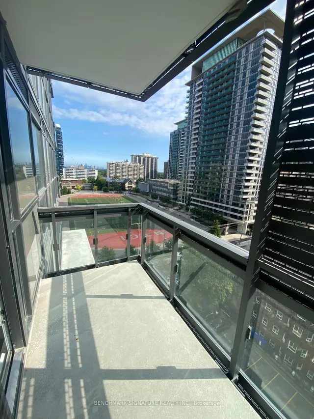 Additional image 12 of 39 Roehampton Ave Unit 710