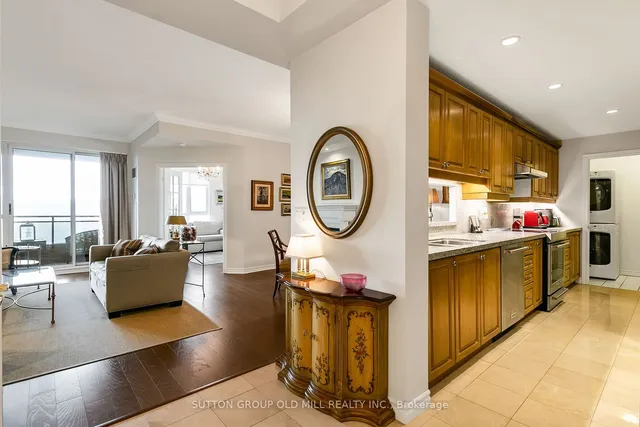 Additional image 4 of 2662 Bloor St Unit 713