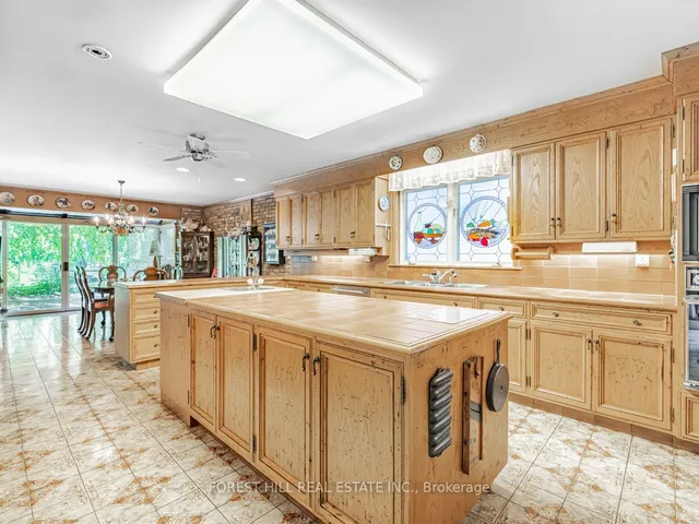 Additional image 8 of 255 Burbank Dr